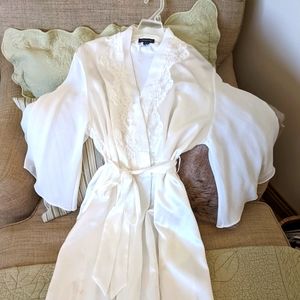 Jones New York Robe